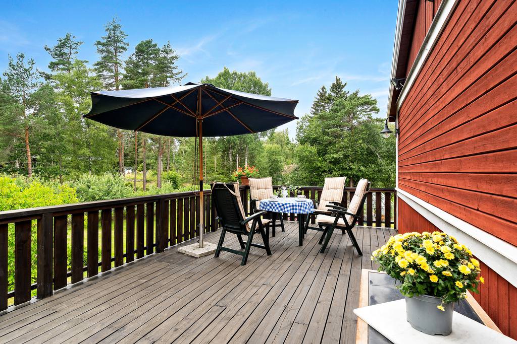 Ombyggnad av altan Bjorklinge Uppsala.jpg